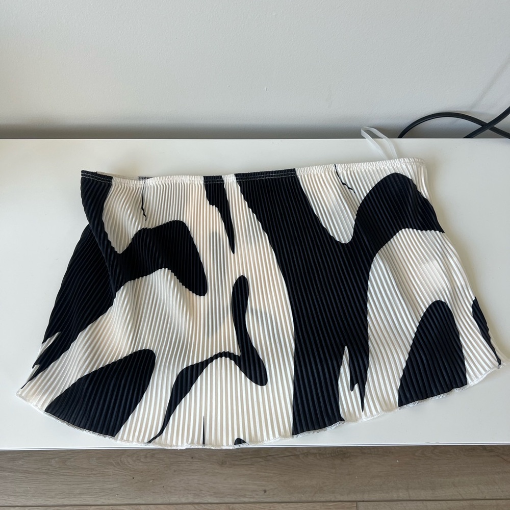 Black and White Pleated Skirt